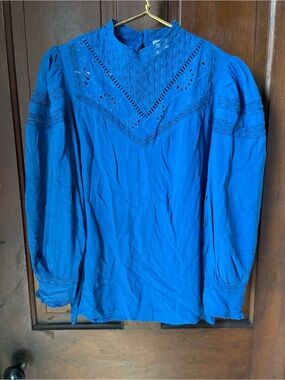 Good Hart women's small long sleeve blue top